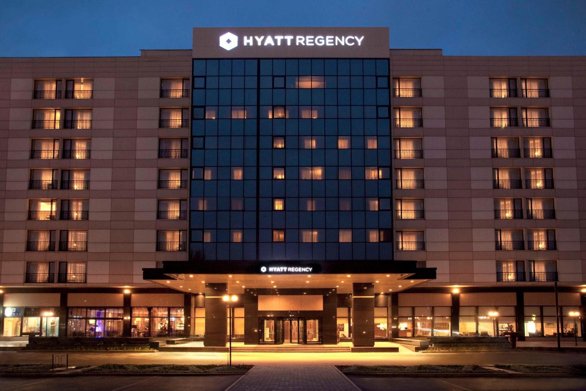 Hotel Hyatt Regency Biškek Exteriér fotografie